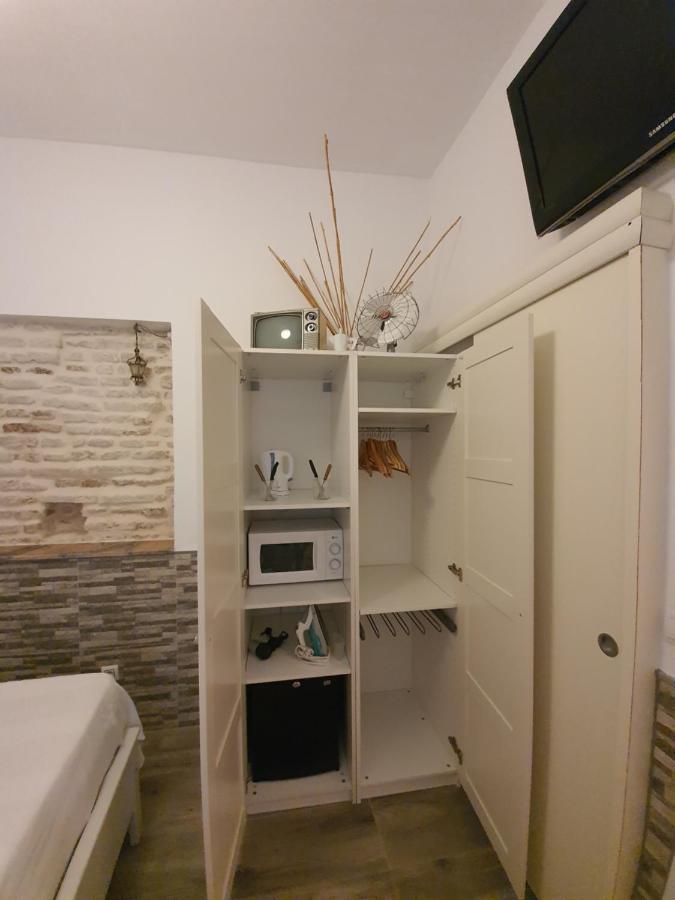 Recuerdos De La Abuela Apartment Seville Luaran gambar