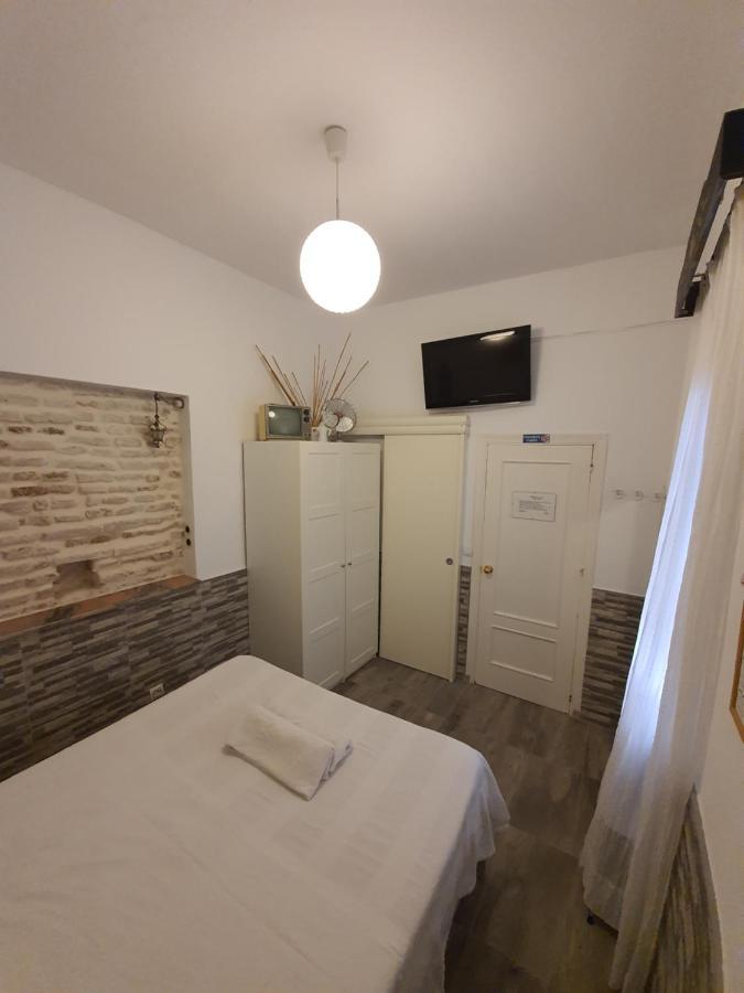 Recuerdos De La Abuela Apartment Seville Luaran gambar