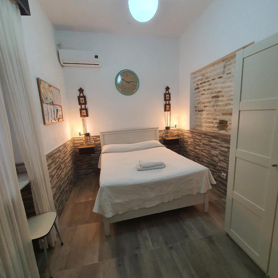 Recuerdos De La Abuela Apartment Seville Luaran gambar
